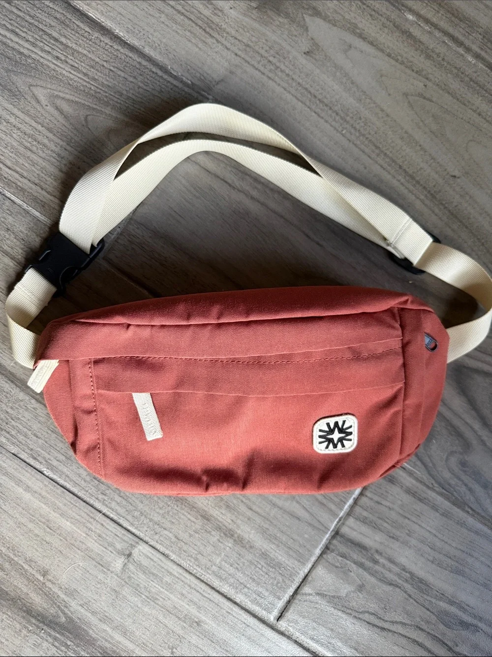 Crossbody Louie Sling